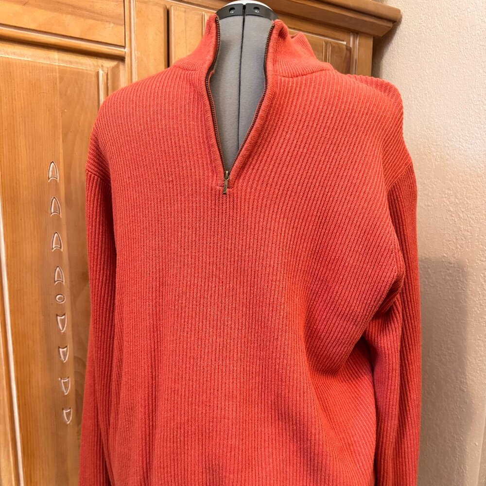 IZOD COTTON MEN'S SWEATER MADE IN JORDON * VERY CLEAN AND ONLY SLIGHTLY WORN